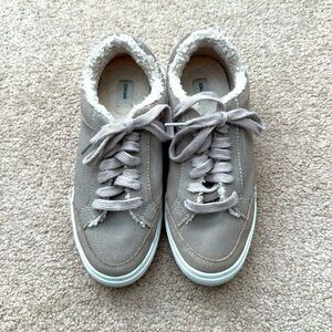 Birdies Cardinal Sneakers Dune Wash Faux Shearling Lined Shoes Size 7.5